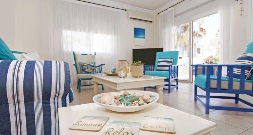 Sonja Villa *